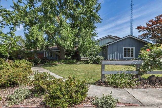 905 Yale Ave, Modesto, CA 95350