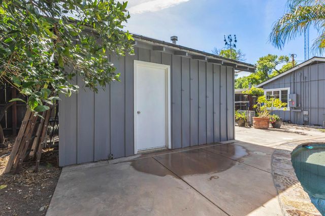 905 Yale Ave, Modesto, CA 95350