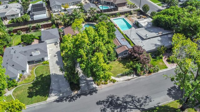 905 Yale Ave, Modesto, CA 95350
