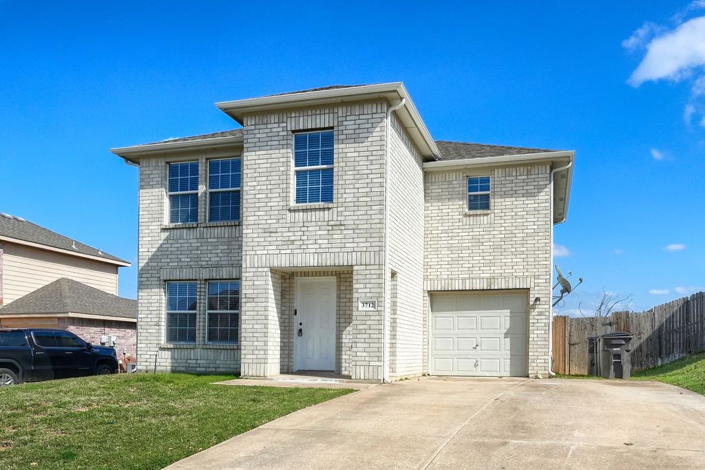 3712 Venera Street, Fort Worth, TX 76106