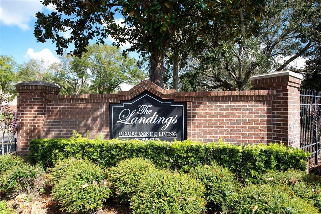Image 24 of property listing at 10110 WINSFORD OAK BOULEVARD 623, Tampa, FL 33624