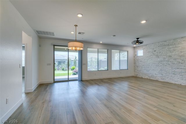 10184 Chrysolite, Las Vegas, NV 89143