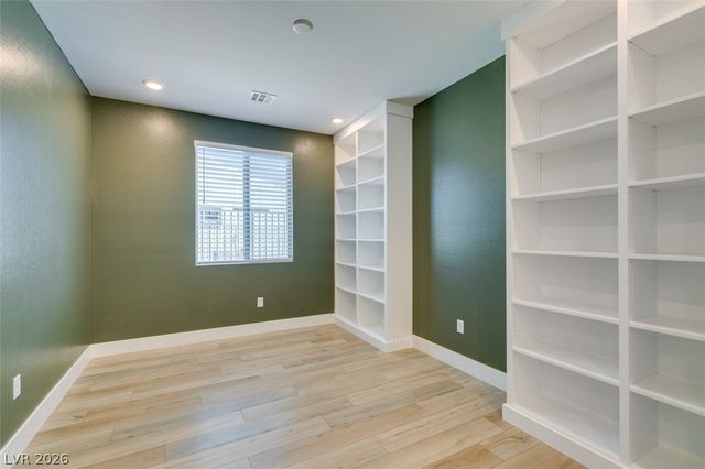 10184 Chrysolite, Las Vegas, NV 89143