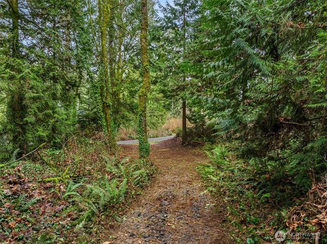 9351 Moss Lane NE, Bainbridge Island, WA 98110