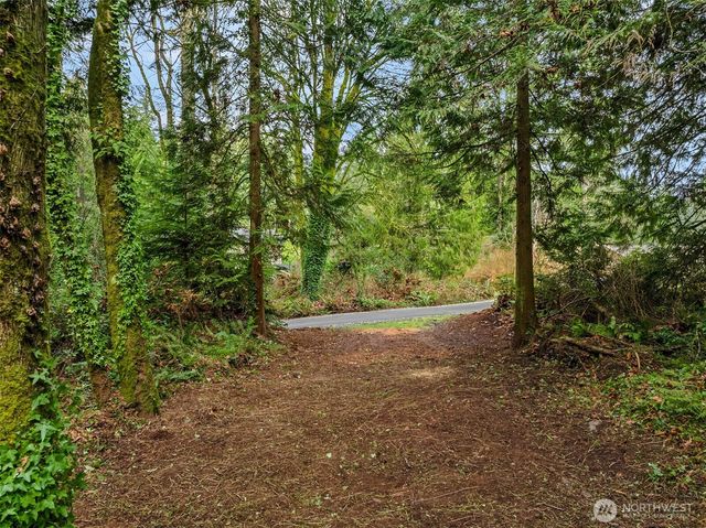 9351 Moss Lane NE, Bainbridge Island, WA 98110