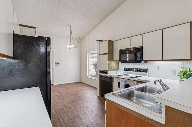 1041 DEES DRIVE, Oviedo, FL 32765