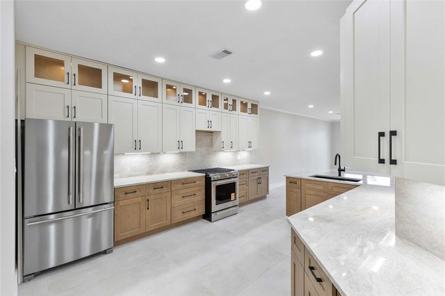 12350 Pebble View Drive, Conroe, TX 77304