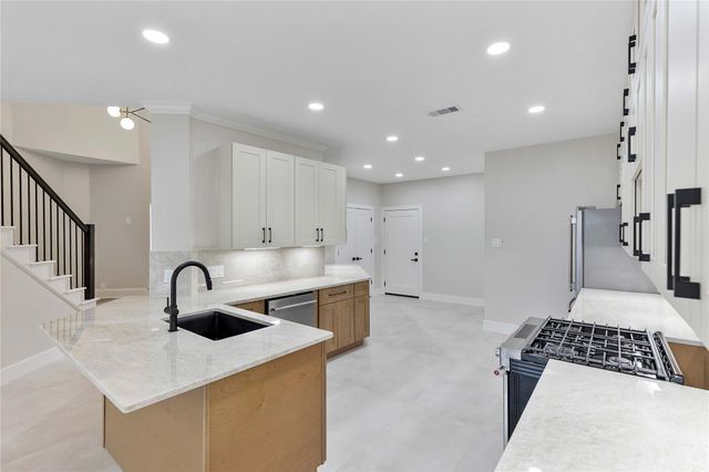 12350 Pebble View Drive, Conroe, TX 77304