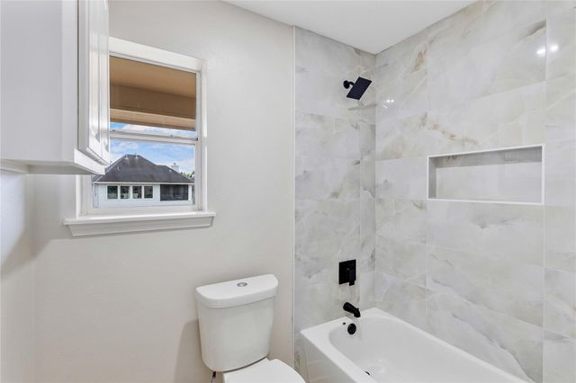 12350 Pebble View Drive, Conroe, TX 77304