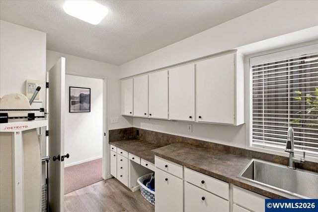 3557 Sunridge Dr S, Salem, OR 97302
