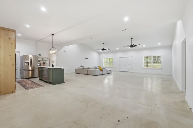 1445 County Road 3690, Paradise, TX 76073