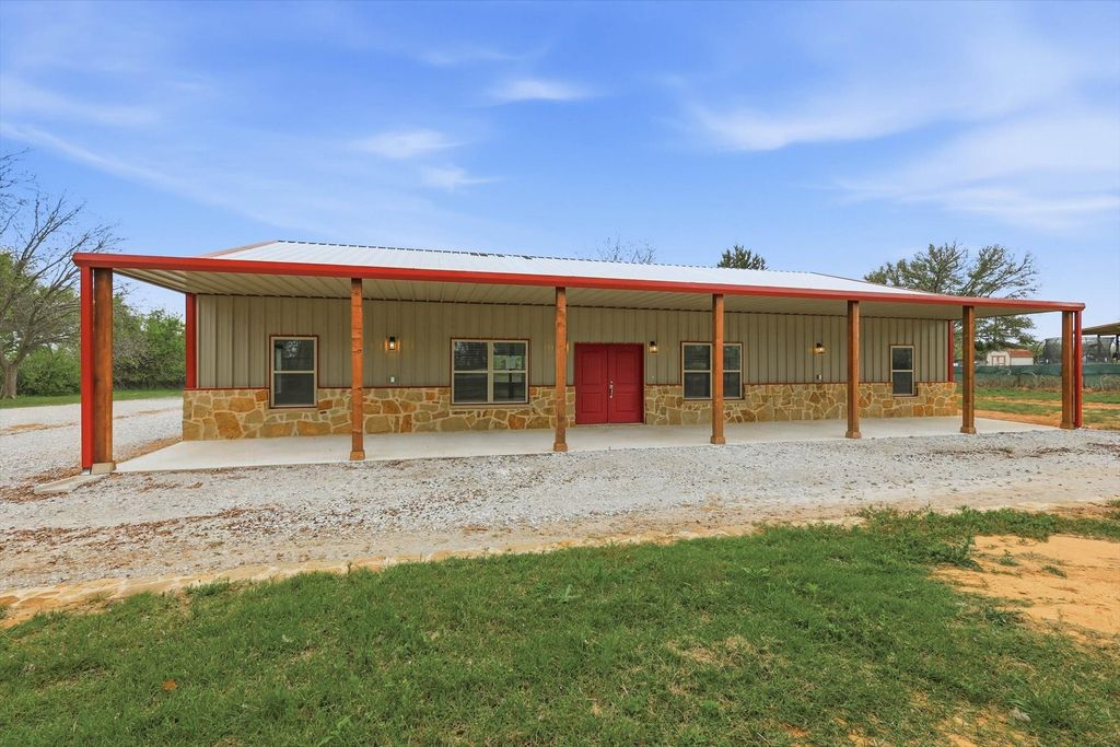 1445 County Road 3690, Paradise, TX 76073