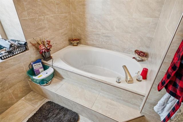 11 BANNERWOOD LANE, Palm Coast, FL 32137