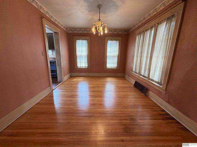 2400 Bradfield Drive, Lincoln, NE 68502