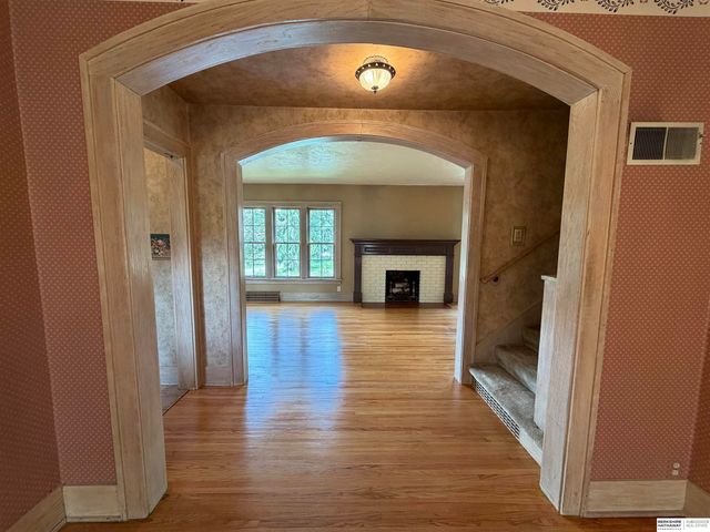 2400 Bradfield Drive, Lincoln, NE 68502
