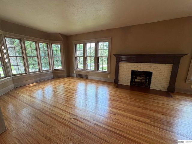 2400 Bradfield Drive, Lincoln, NE 68502