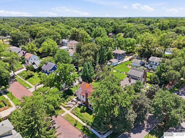2400 Bradfield Drive, Lincoln, NE 68502