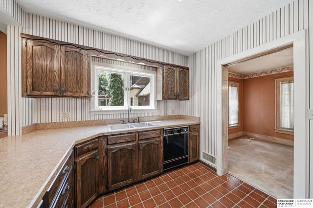 2400 Bradfield Drive, Lincoln, NE 68502