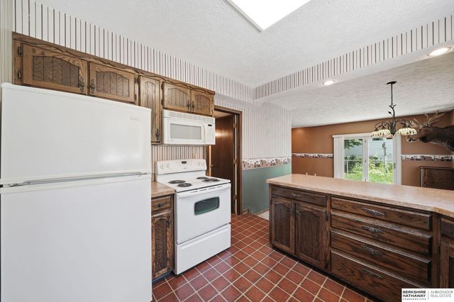2400 Bradfield Drive, Lincoln, NE 68502