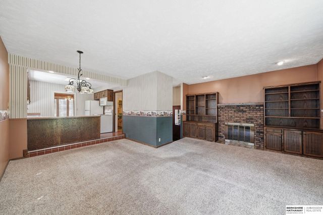 2400 Bradfield Drive, Lincoln, NE 68502