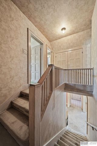 2400 Bradfield Drive, Lincoln, NE 68502