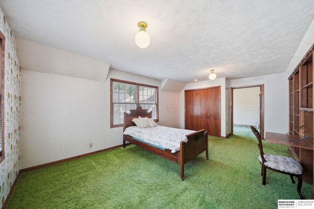 2400 Bradfield Drive, Lincoln, NE 68502