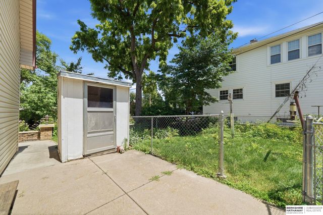 2400 Bradfield Drive, Lincoln, NE 68502