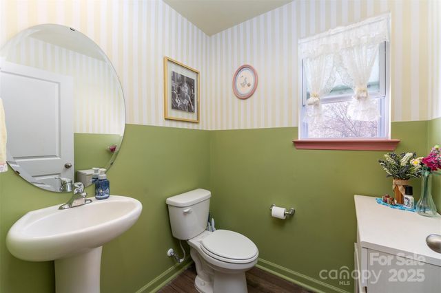 8 Virginia Commons Drive 6, Arden, NC 28704