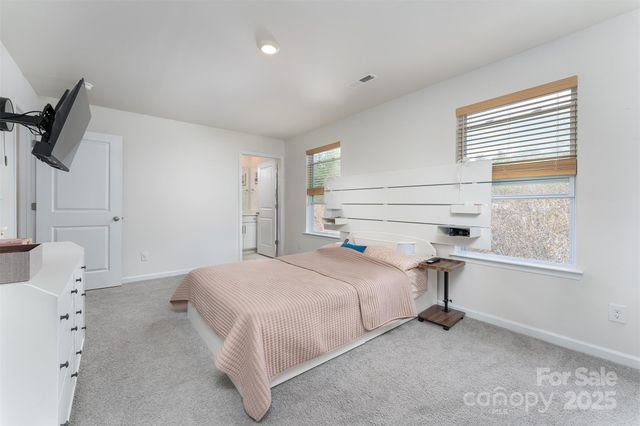 8 Virginia Commons Drive 6, Arden, NC 28704