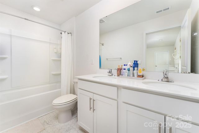 8 Virginia Commons Drive 6, Arden, NC 28704