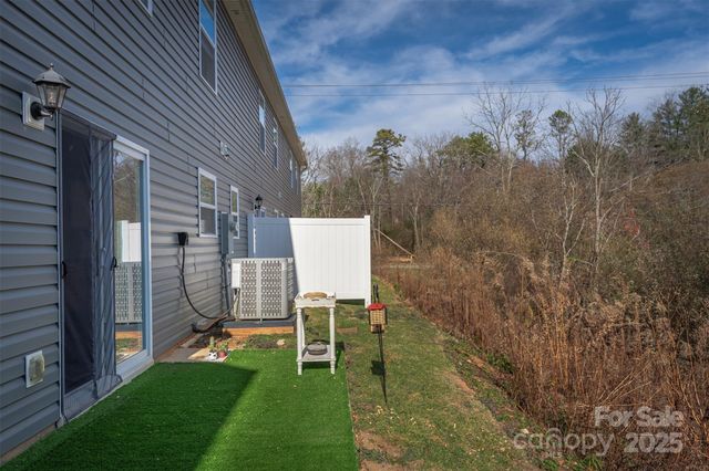 8 Virginia Commons Drive 6, Arden, NC 28704