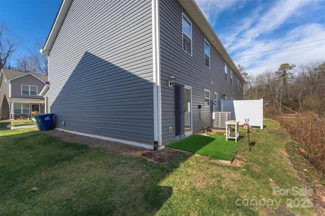 8 Virginia Commons Drive 6, Arden, NC 28704