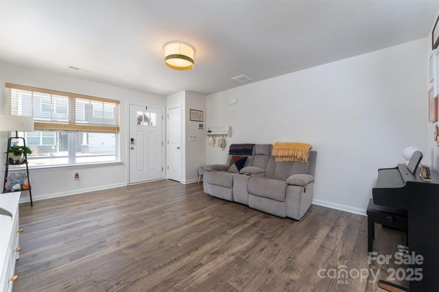 8 Virginia Commons Drive 6, Arden, NC 28704