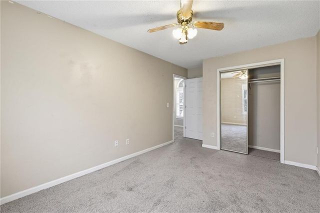 8749 NW 82nd Street, Kansas City, MO 64152