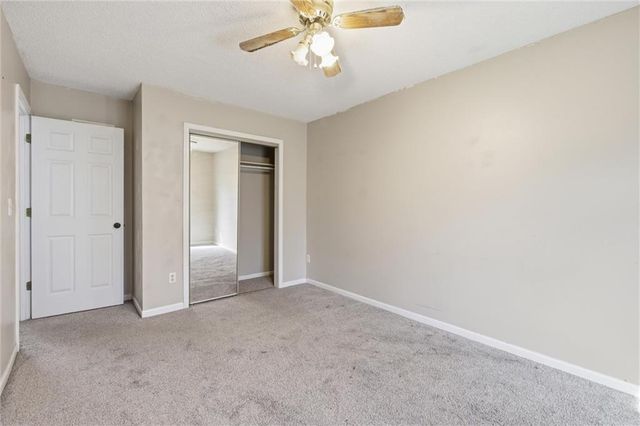 8749 NW 82nd Street, Kansas City, MO 64152