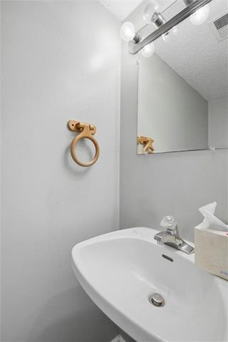 8749 NW 82nd Street, Kansas City, MO 64152