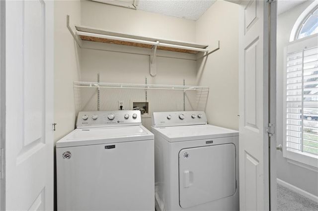 8749 NW 82nd Street, Kansas City, MO 64152