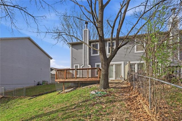 8749 NW 82nd Street, Kansas City, MO 64152