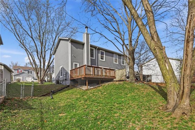 8749 NW 82nd Street, Kansas City, MO 64152