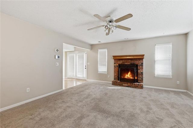 8749 NW 82nd Street, Kansas City, MO 64152