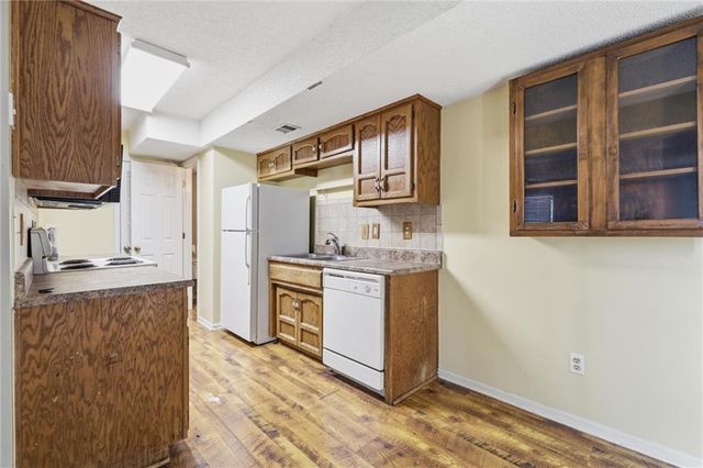 8749 NW 82nd Street, Kansas City, MO 64152