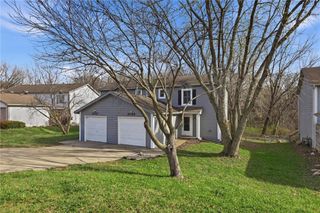 8749 NW 82nd Street, Kansas City, MO 64152