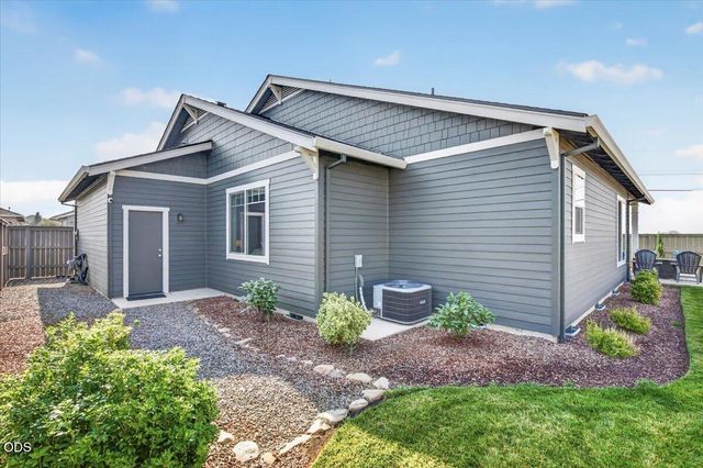 1492 Quarter Lane, Medford, OR 97504