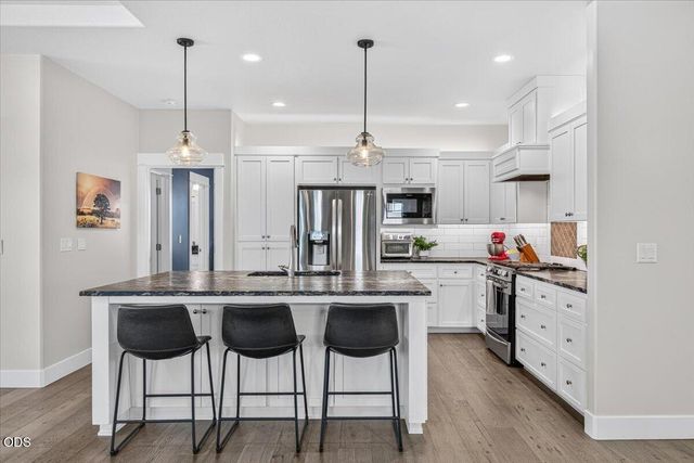 1492 Quarter Lane, Medford, OR 97504