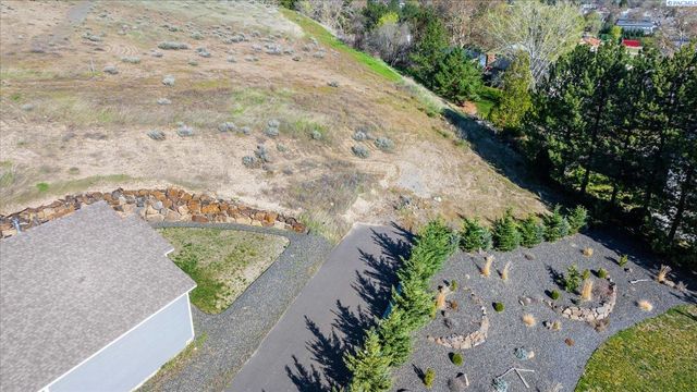 3820 Bing St, West Richland, WA 99338