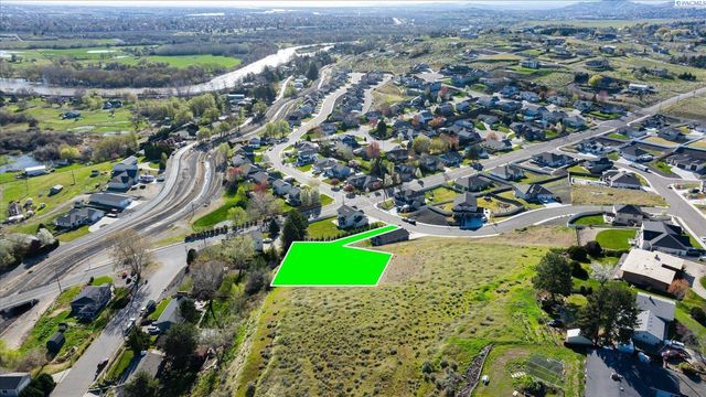 3820 Bing St, West Richland, WA 99338