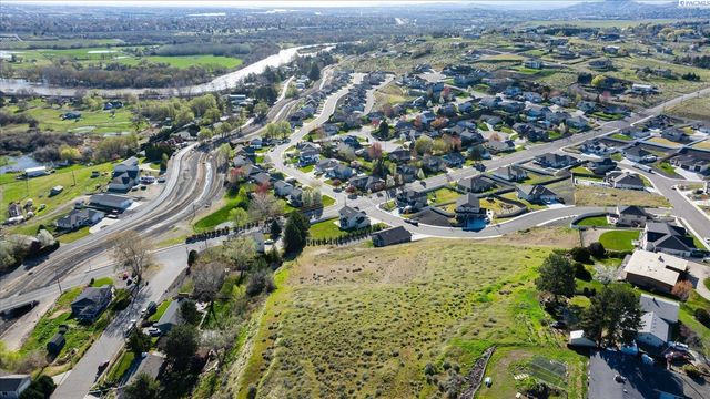 3820 Bing St, West Richland, WA 99338