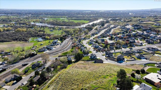 3820 Bing St, West Richland, WA 99338