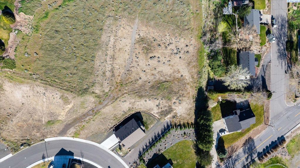 3820 Bing St, West Richland, WA 99338