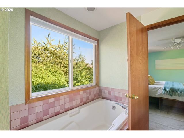 12956 Se 127TH Ave, Happy Valley, OR 97086